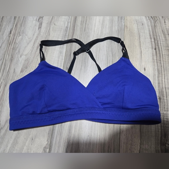 Lululemon It's Getting Hot in Here Bra Size 8 Blue - Picture 2 of 15